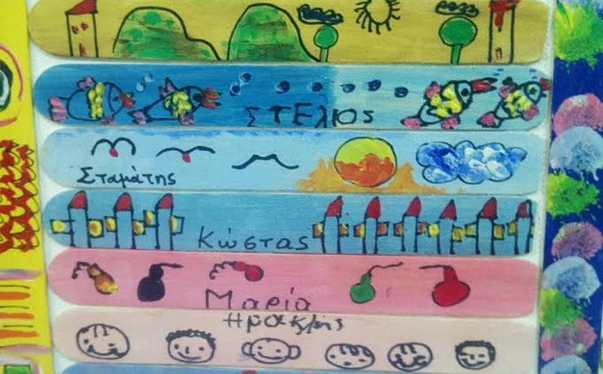 Μαθητές στα Γιαννιτσά ευχαρίστησαν γιατρούς και προσωπικό με έναν πίνακα από 600 ξυλάκια