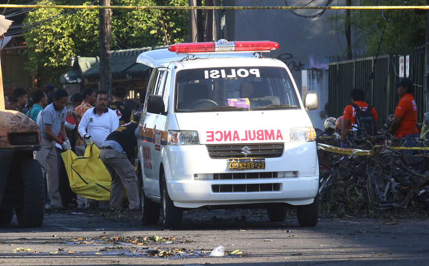 Ινδονησία &#8211; Κορονοϊός: Εθελοντές μοτοσικλετιστές συνοδεύουν τα ασθενοφόρα μέχρι τα νοσοκομεία