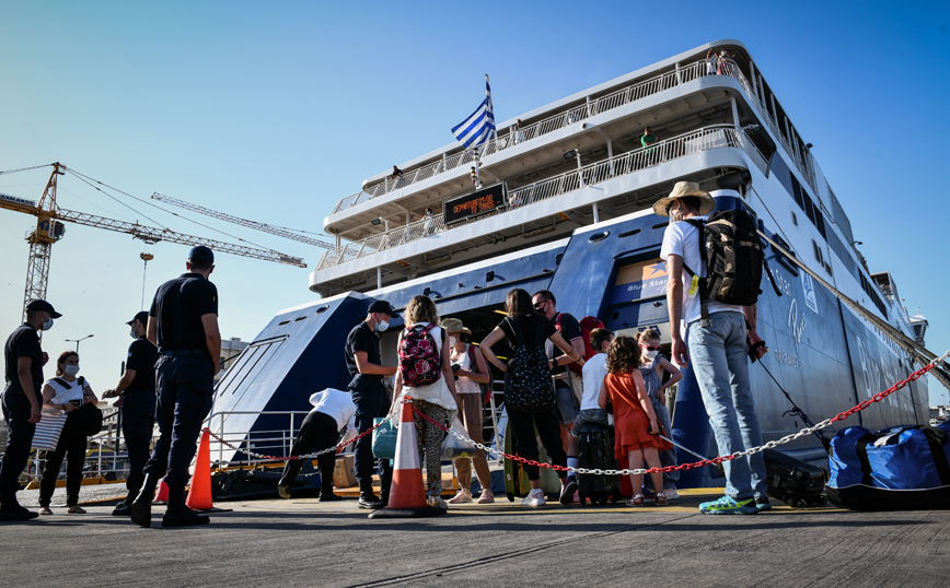 Τράπεζα της Ελλάδος: Εκτινάχθηκαν οι τουριστικές εισπράξεις τον Σεπτέμβριο &#8211; Στα 2,1 δισ. τα έσοδα