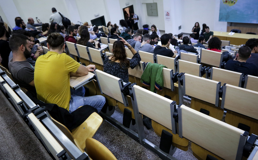 Συρίγος για εμβολιασμούς φοιτητών: Είναι πολύ πάνω από το μέσο όρο – Έως και 70 στο Μετσόβειο