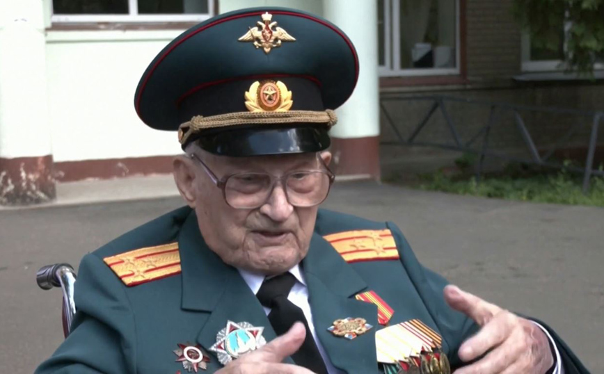 Ρωσία: Βετεράνος του Β&#8217; Παγκοσμίου Πολέμου «κέρδισε» τον κορονοϊό &#8211; «Ξαναγεννήθηκα στην ηλικία των 102 ετών»
