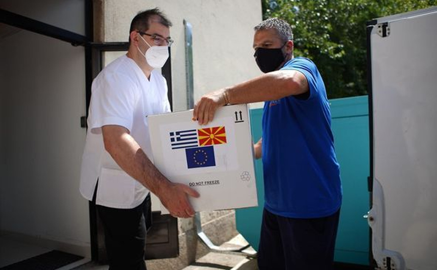 Εμβόλιο AstraZeneca: Η Ελλάδα έστειλε 100.000 δόσεις στη Βόρεια Μακεδονία