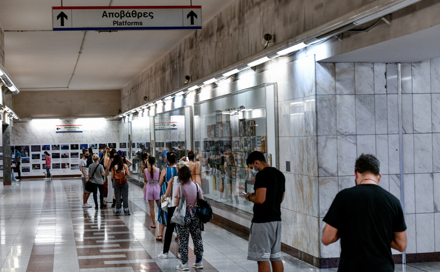 Η υποχρέωση για rapid test στα ταξίδια έφερε ουρές στο Σύνταγμα