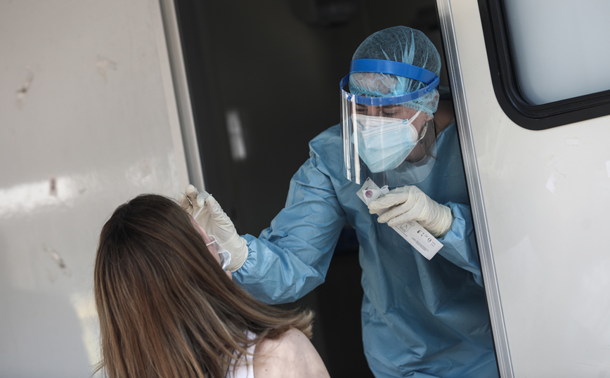 Κορονοϊός: «Αναμενόμενο να εμφανίζονται νέα στελέχη του ιού» &#8211; Σύγκριση της μετάλλαξης Όμικρον με τη Δέλτα