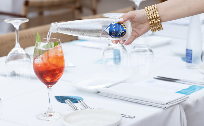 Το Φυσικό Μεταλλικό Νερό ΘΕΟΝΗ ανακοινώνει τη 2η χρονιά συνεργασίας με τον Λευτέρη Λαζάρου