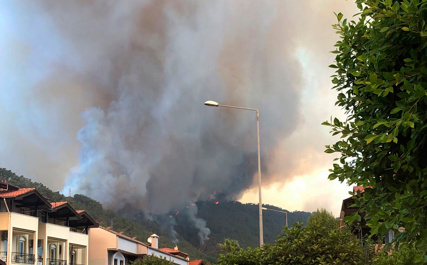 Τουρκία: Μαίνονται οι δασικές πυρκαγιές &#8211; Τέσσερις νεκροί, δεκάδες χωριά έχουν εκκενωθεί