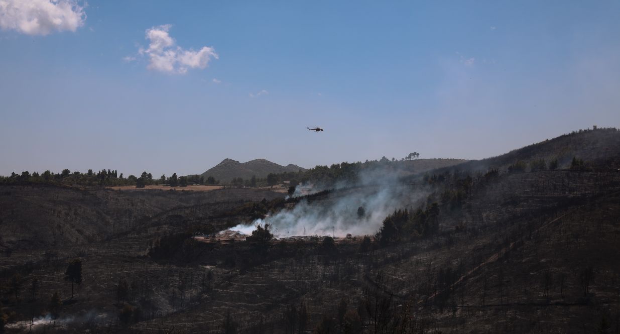 Φωτιά στην Αττική: Νέο πύρινο μέτωπο στην Πάρνηθα ανάμεσα σε Θρακομακεδόνες και Κρυονέρι