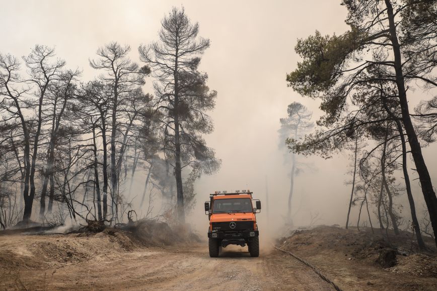 Φωτιά στην Εύβοια: Εκκενώνονται τα χωριά Αγία Άννα, Κερασιά και Αχλάδι