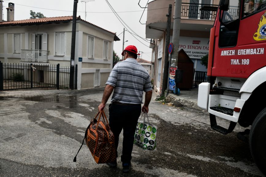 Φωτιές Αττική: Εκκενώθηκε Γηροκομείο στον Άγιο Στέφανο