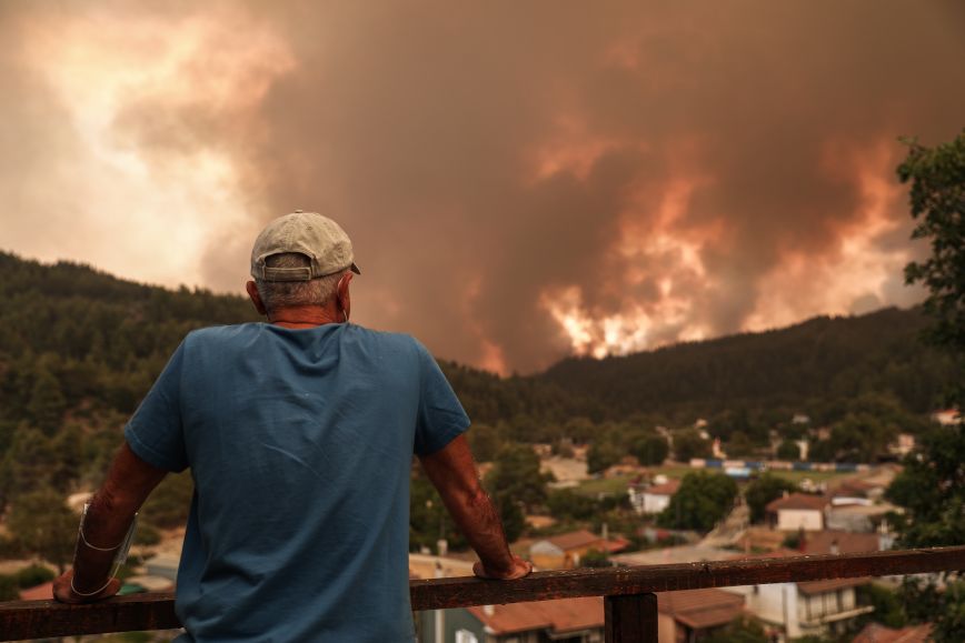 Ψυχολόγοι και κοινωνικοί λειτουργοί μεταβαίνουν σε Χαλκίδα και Αιδηψό για υποστήριξη στους πυρόπληκτους