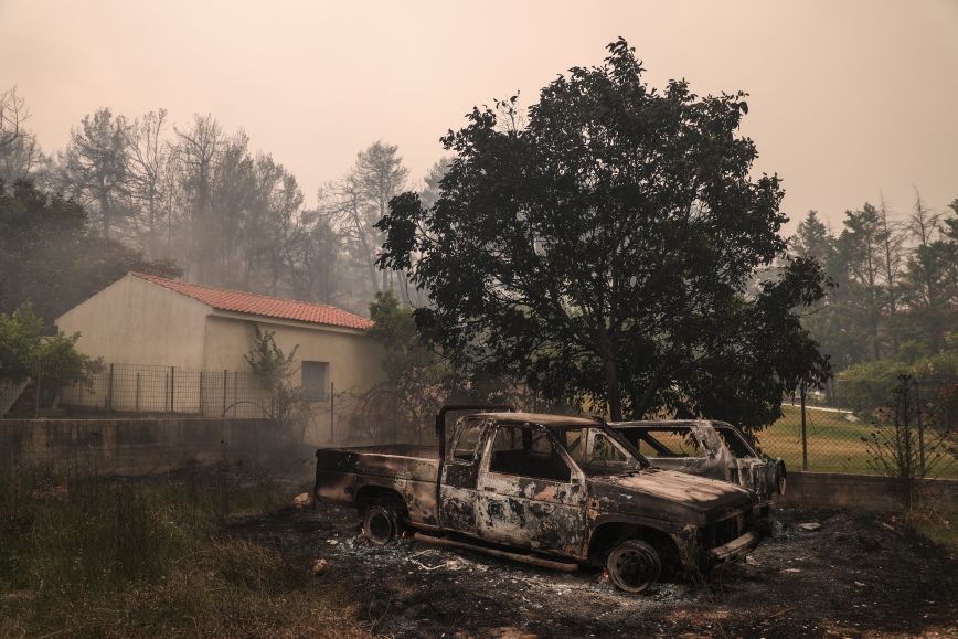 Φωτιές: Παρατάσεις και αναστολές οφειλών για τους πυρόπληκτους της Εύβοιας