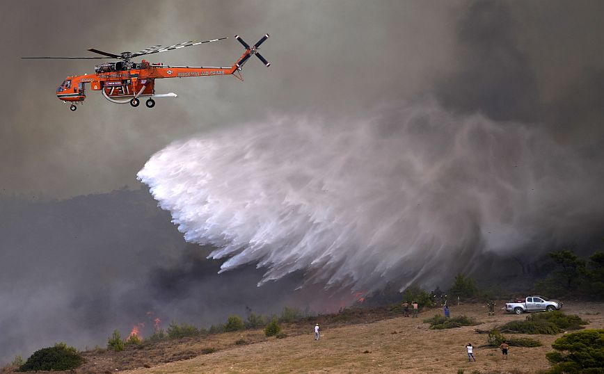 Φωτιά στα Λάβαρα Σουφλίου &#8211; Δύο αεροσκάφη και ένα ελικόπτερο στη μάχη με τις φλόγες