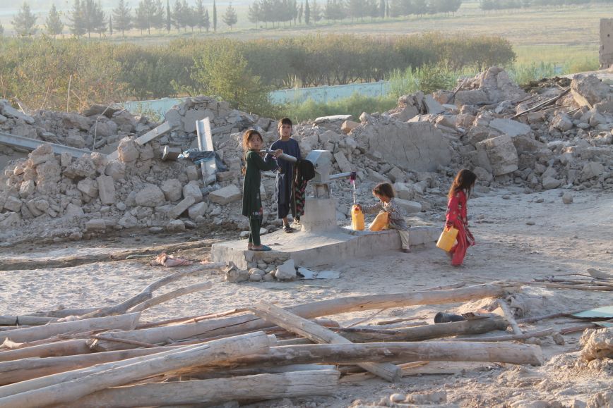 Αφγανιστάν: Μαζικές αναφορές για αγνοούμενα παιδιά στο χάος του αεροδρομίου της Καμπούλ