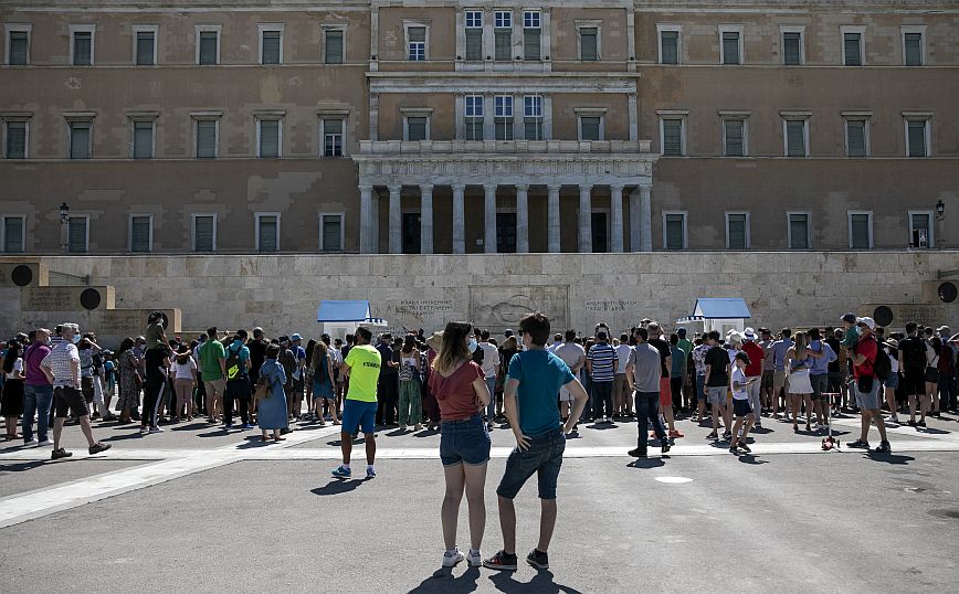 Κορονοϊός: 40.100 τα νέα κρούσματα της εβδομάδας &#8211; 180 νέοι θάνατοι και 101 διασωληνωμένοι