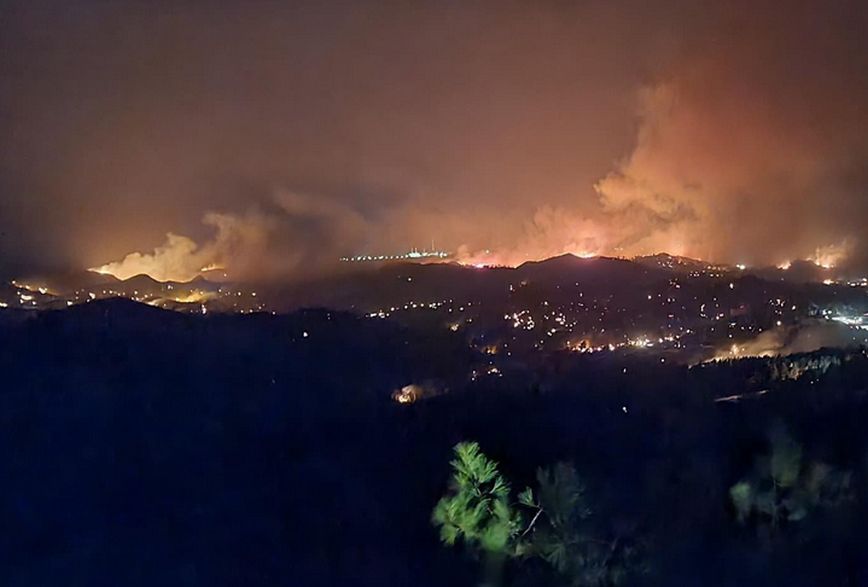 Δύσκολη νύχτα με τη φωτιά στη Ρόδο: Νέο μήνυμα από 112 για Μαριτσά και Καλυθιές – Οι κάτοικοι καλούνται σε ετοιμότητα