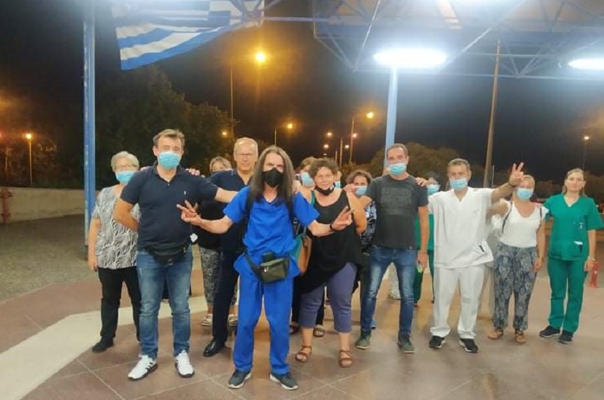 Υγειονομικός επιχειρεί να διανύσει τη διαδρομή Λάρισα – Αθήνα με τα πόδια, ενάντια στον υποχρεωτικό εμβολιασμό