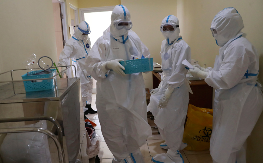 Σκληροπυρηνικός αντιεμβολιαστής καλεί από το κρεβάτι του νοσοκομείου τον κόσμο να εμβολιαστεί