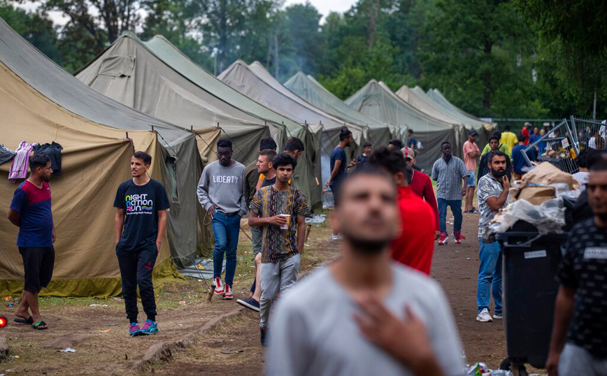 Κομισιόν: «Απορρίπτουμε σθεναρά» την εργαλειοποίηση ανθρώπων για πολιτικούς σκοπούς