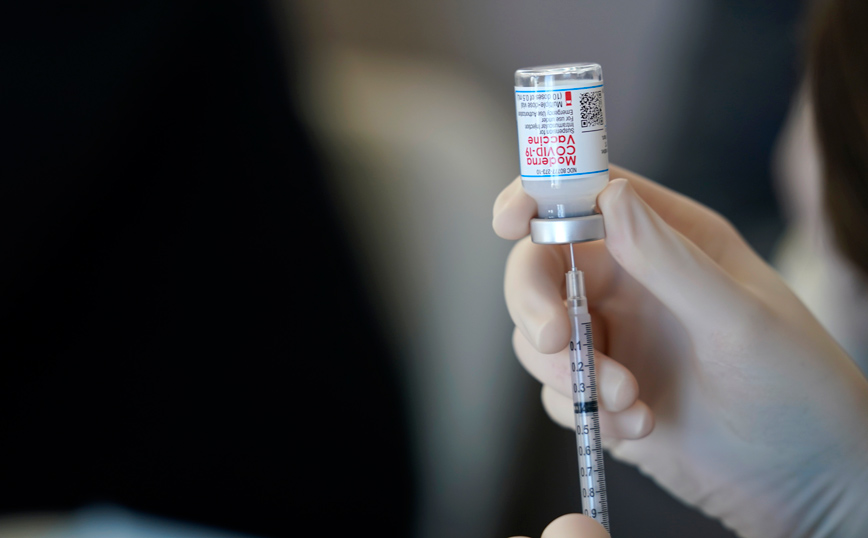 Γιατρός αρνείται να αναλάβει ανεμβολίαστους ασθενείς: «Δεν μπορώ να τους βλέπω να πεθαίνουν έτσι»