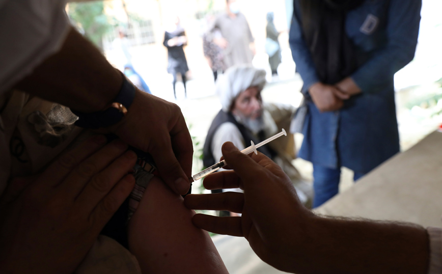 Αφγανιστάν: Δραματική μείωση στους εμβολιασμούς αφότου ανέλαβαν οι Ταλιμπάν
