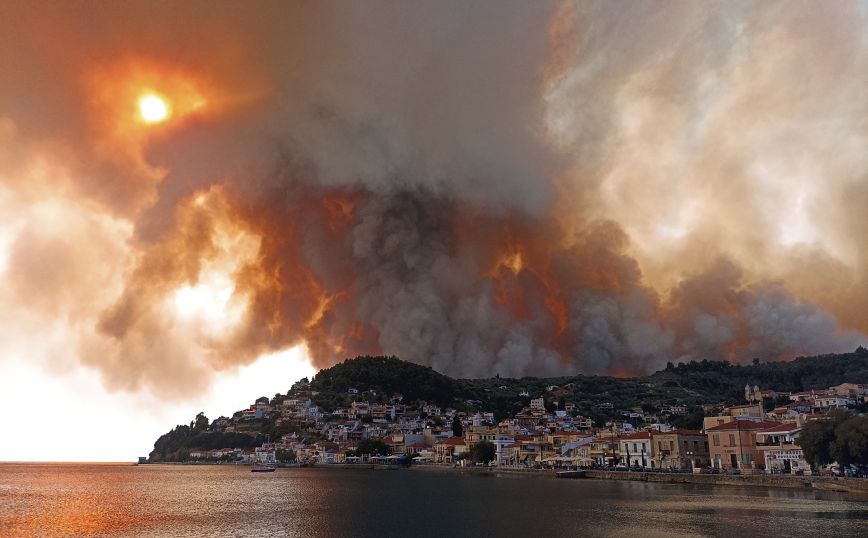 Φωτιά στη Λίμνη Ευβοίας: Τέσσερα τα μέτωπα, drone πάνω από τη φλεγόμενη περιοχή