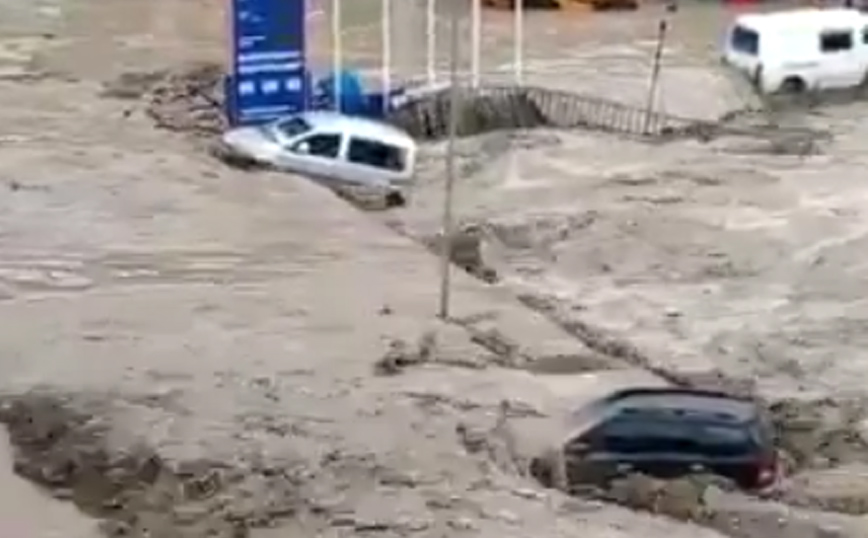Πλημμύρες στη βόρεια Τουρκία: 9 νεκροί και μεγάλες καταστροφές