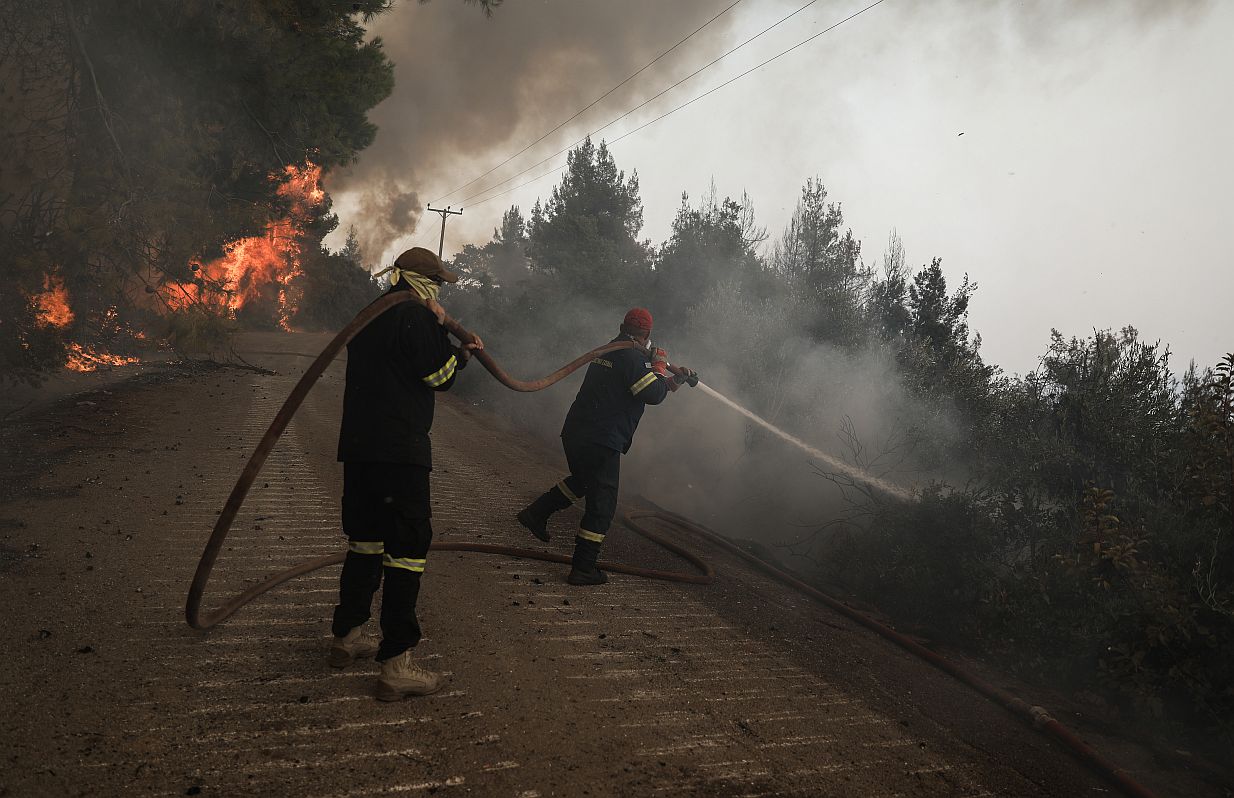Νέος συναγερμός στην Εύβοια: Μεγάλη φωτιά στην Κάρυστο &#8211; Εκκενώθηκαν το Μαρμάρι και δύο οικισμοί μέσω του 112
