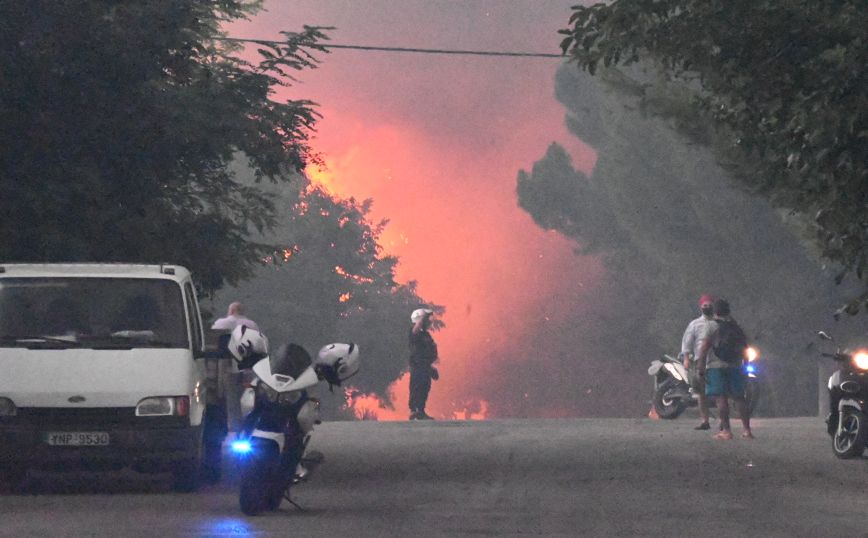 Σε κατάσταση ετοιμότητας το ΕΚΑΒ σε Βαρυμπόμπη και Μαντούδι Ευβοίας