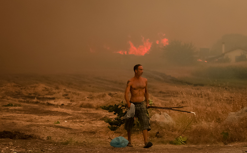 Δήμαρχος Ιστιαίας- Αιδηψού: «Καίγεται όλη η περιοχή μας από άκρη σε άκρη- Η φωτιά πηγαίνει παντού»