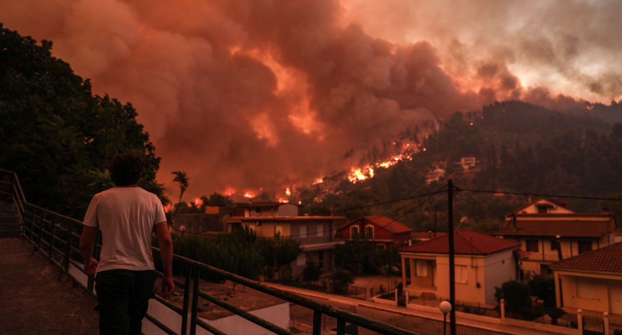 Φωτιά στην Εύβοια: Μήνυμα του 112 για εκκένωση της Αβγαριάς