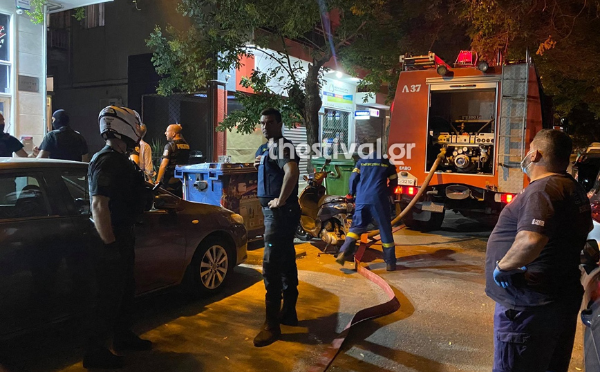 Φωτιά σε διαμέρισμα στη Θεσσαλονίκη: Απεγκλωβίστηκε ηλικιωμένη και ο κατάκοιτος σύζυγός της