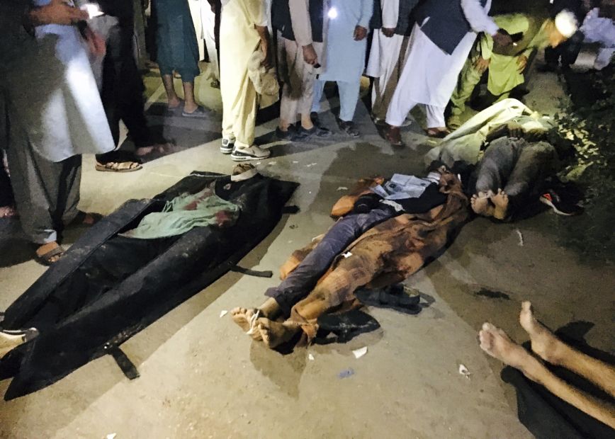 Καμπούλ: Τουλάχιστον 72 άμαχοι νεκροί από την επίθεση του ISIS στο αεροδρόμιο