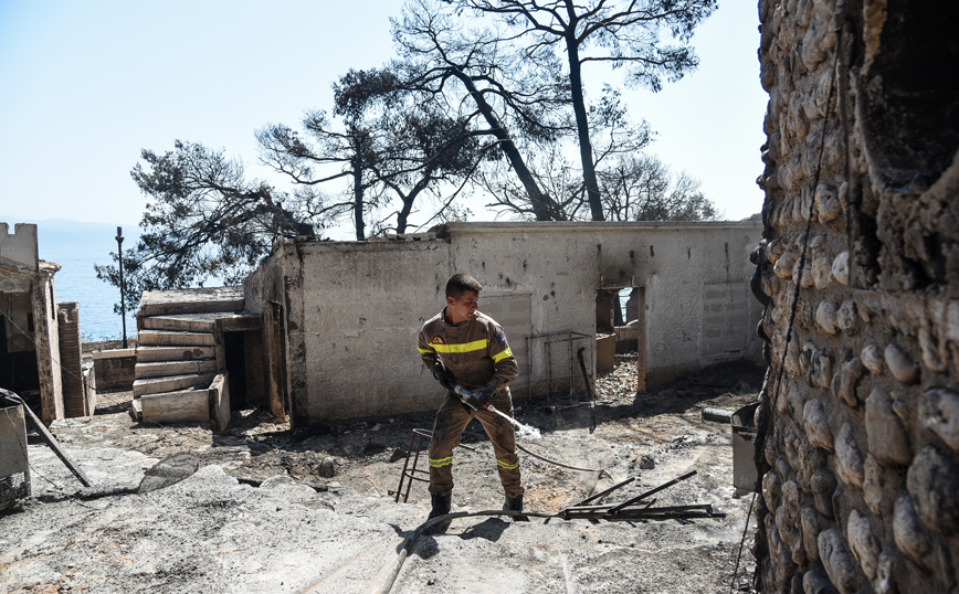 Πέτσας για πυρόπληκτους: 600 ευρώ για τις πρώτες ανάγκες διαβίωσης – Μέχρι 6.000 για την αποκατάσταση οικοσκευής