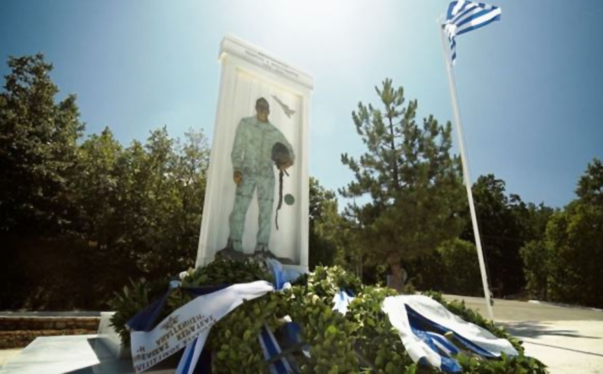 Γιώργος Μπαλταδώρος: Συγκινεί το βίντεο με τα αποκαλυπτήρια του μνημείου του