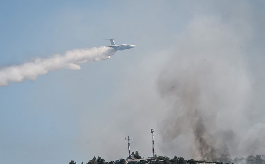 Παρ&#8217; ολίγον τραγωδία στα Βίλια με το ρωσικό Ιλιούσιν: Κόντεψε να συγκρουστεί με ελληνικό ελικόπτερο