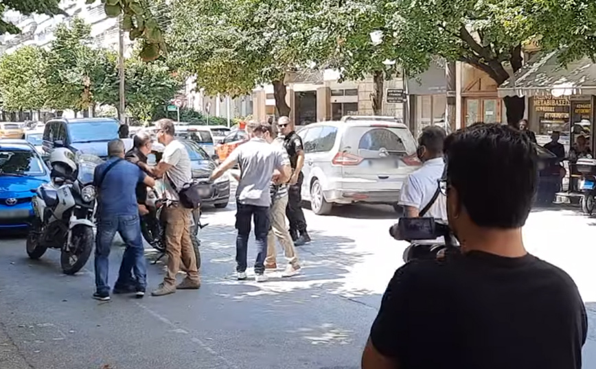 Σέρρες: Προφυλακιστέος ο 21χρονος φερόμενος δολοφόνος – Tραγική φιγούρα ο πατέρας του θύματος