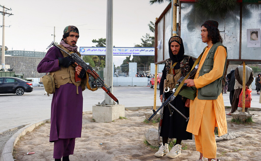 Αφγανιστάν: Παρέλαση μετά την αποχώρηση των ΗΠΑ κάνουν οι Ταλιμπάν στο αεροδρόμιο της Καμπούλ