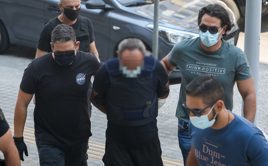 Δολοφονία 56χρονης στη Θεσσαλονίκη: Στον εισαγγελέα χωρίς να πει λέξη ο 48χρονος