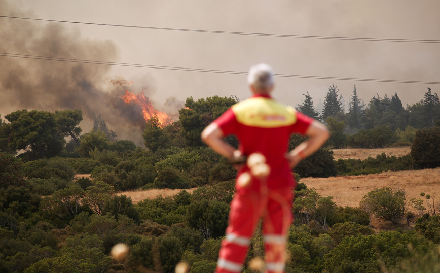 Φωτιά στη Βαρυμπόμπη: Τέλος στο θρίλερ με τους Αστυνομικούς και Πυροσβέστες