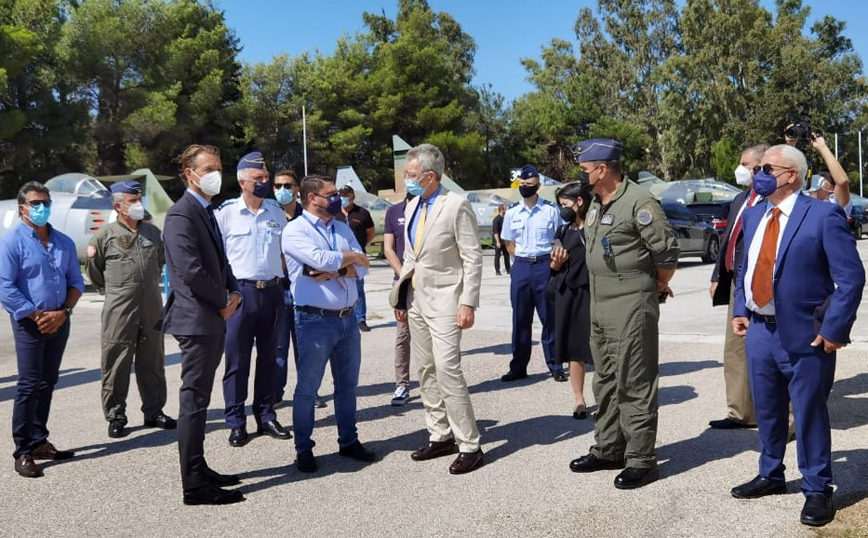 Φωτιές: «Ευχαριστώ» Χαρδαλιά στους πιλότους των ελικοπτέρων και στις ΗΠΑ