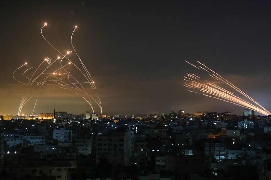Ισραηλινά μαχητικά αεροσκάφη έπληξαν εγκαταστάσεις της Χαμάς στη Γάζα