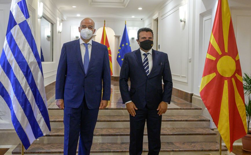 Η «εποικοδομητική» συνάντηση Ζόραν Ζάεφ – Νίκου Δένδια στα Σκόπια