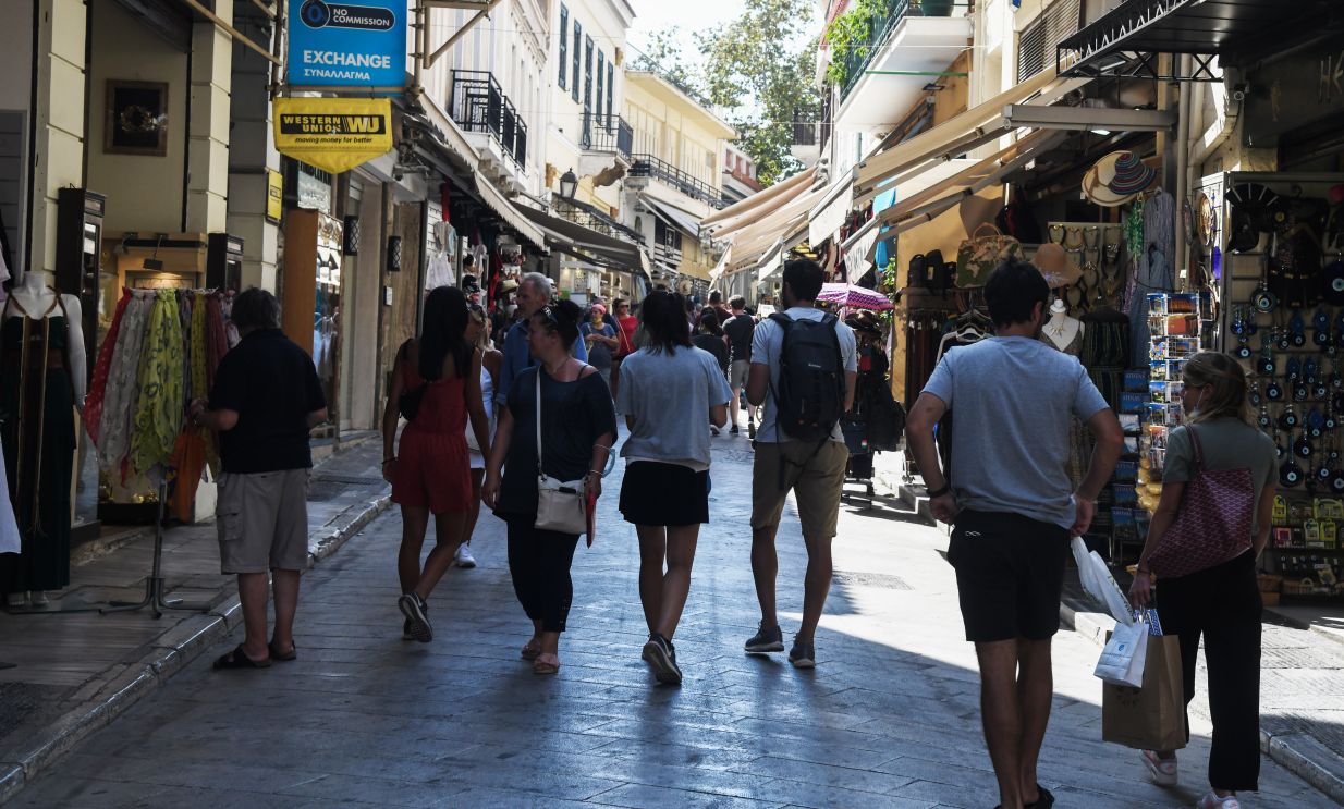 Δύσκολη η καθημερινότητα για τους ανεμβολίαστους &#8211; rapid test σε ιδιωτικό και δημόσιο τομέα – Πώς θα γίνονται οι μετακινήσεις