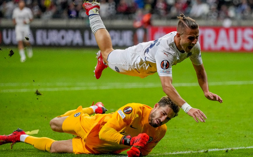 Europa League: Ισοπαλία με χαμένο πέναλτι Πέλκα στο Άιντραχτ – Φενέρμπαχτσε και 1η θέση για τον Ολυμπιακό