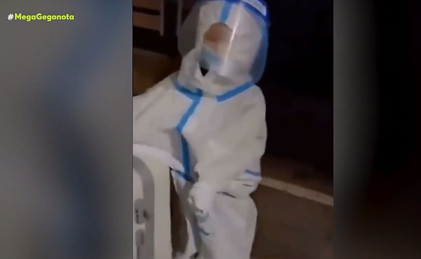 Αγοράκι 4 ετών μπαίνει μόνο του σε καραντίνα λόγω κορονοϊού – Δείτε το συγκλονιστικό βίντεο