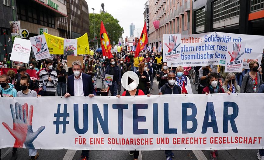 Γερμανία: Δεκάδες χιλιάδες άνθρωποι διαδήλωσαν εναντίον των πολιτικών της άκρας δεξιάς