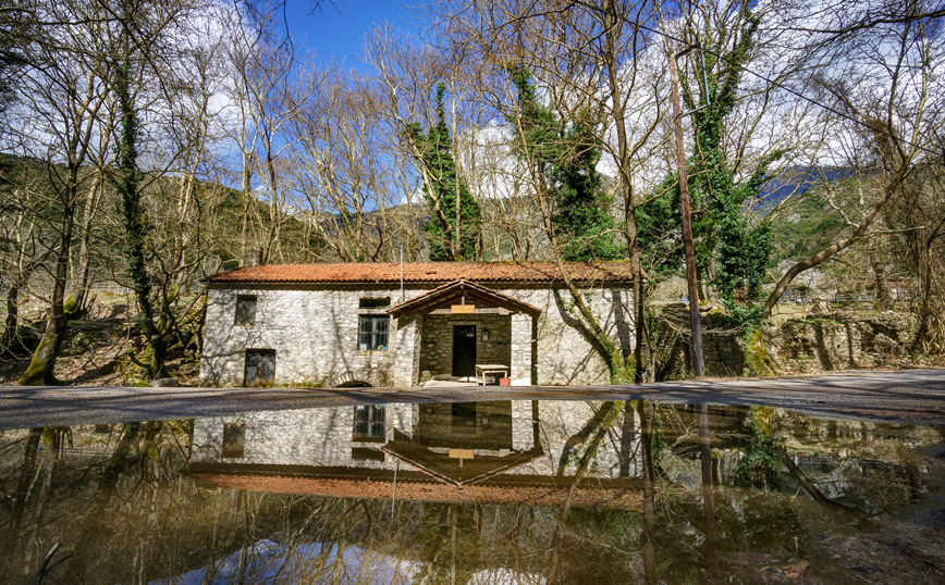 Πέτρινος νερόμυλος στο Πλανητέρο Πέτρινος νερόμυλος στο Πλανητέρο