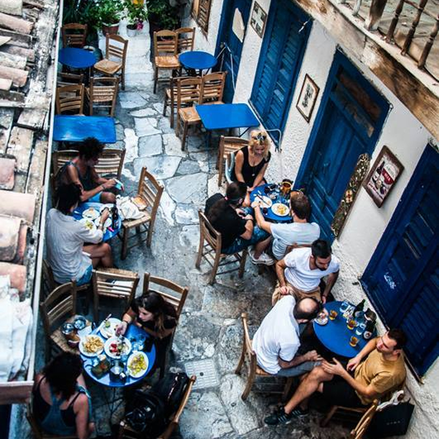 Η Αυλή Η Αυλή