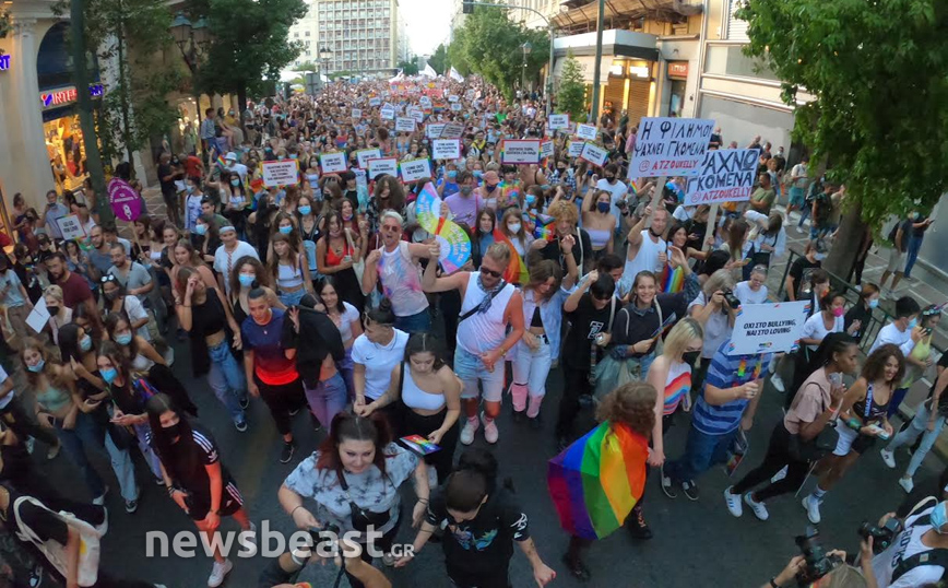 Athens Pride: Σε εξέλιξη η πορεία προς τη Βουλή