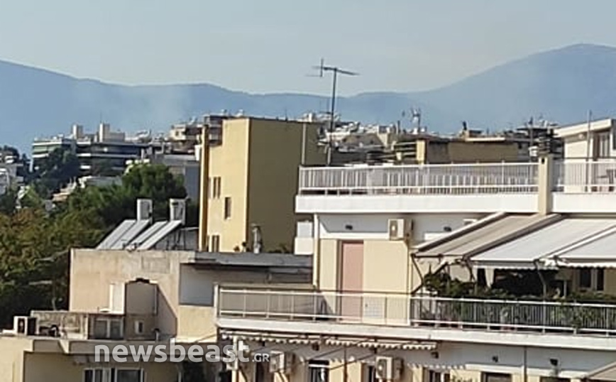 Φωτιά τώρα στην Πάρνηθα – Οι πρώτες εικόνες με τους καπνούς